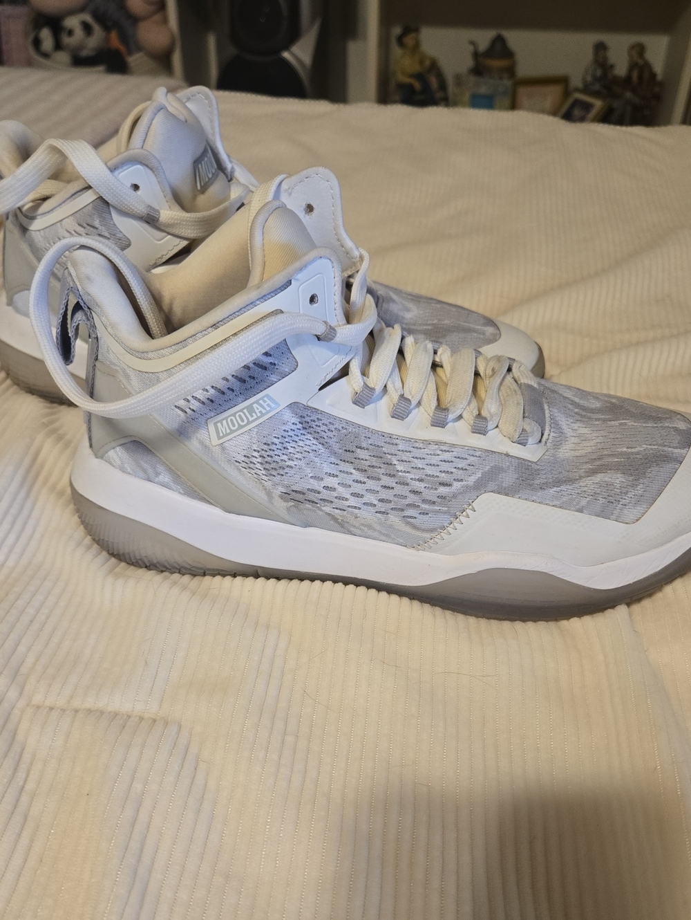 Men's Grey/White Performance Basketball Shoes